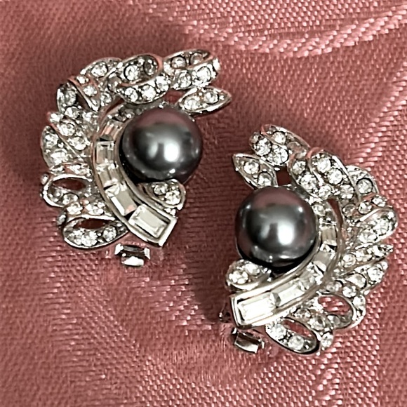 Nolan Miller Faux Gray Pearl Crystal Earrings - Picture 6 of 8